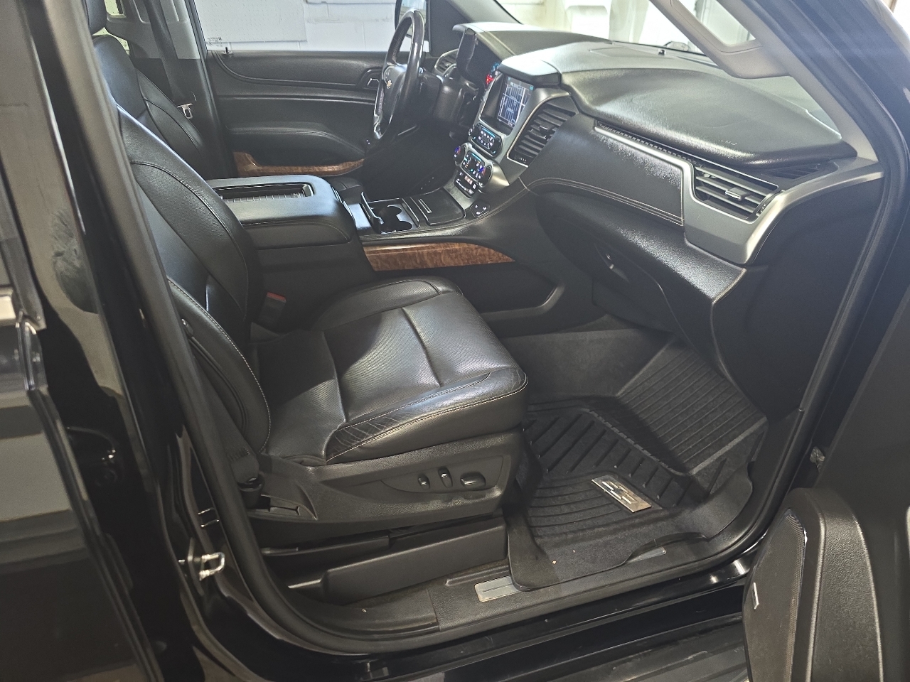 Chevrolet Suburban 4WD 4dr 1500 Premier 2018