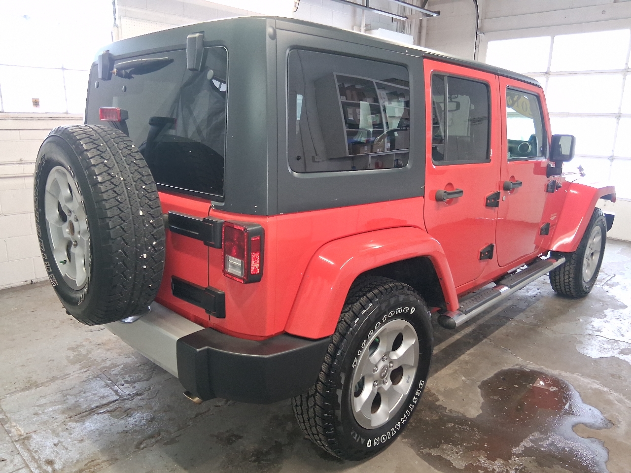 Jeep Wrangler Unlimited 4WD 4dr Sahara 2013