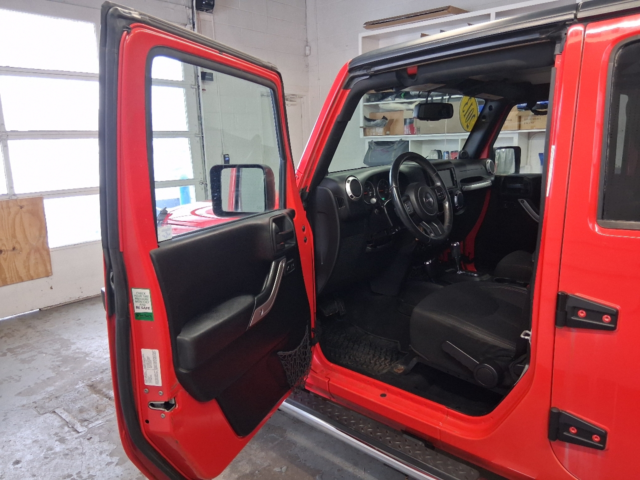 Jeep Wrangler Unlimited 4WD 4dr Sahara 2013