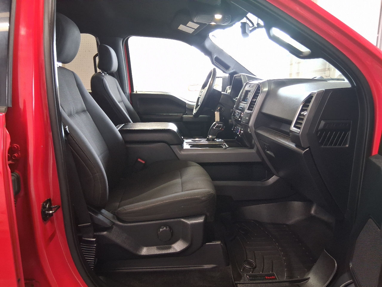 Ford F-150 4WD SuperCrew 145" XLT 2016