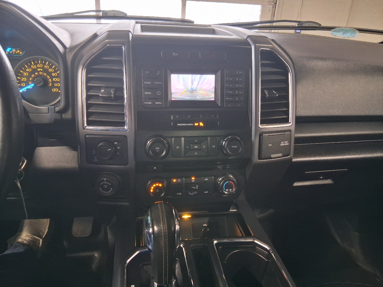 Ford F-150 4WD SuperCrew 145" XLT 2016