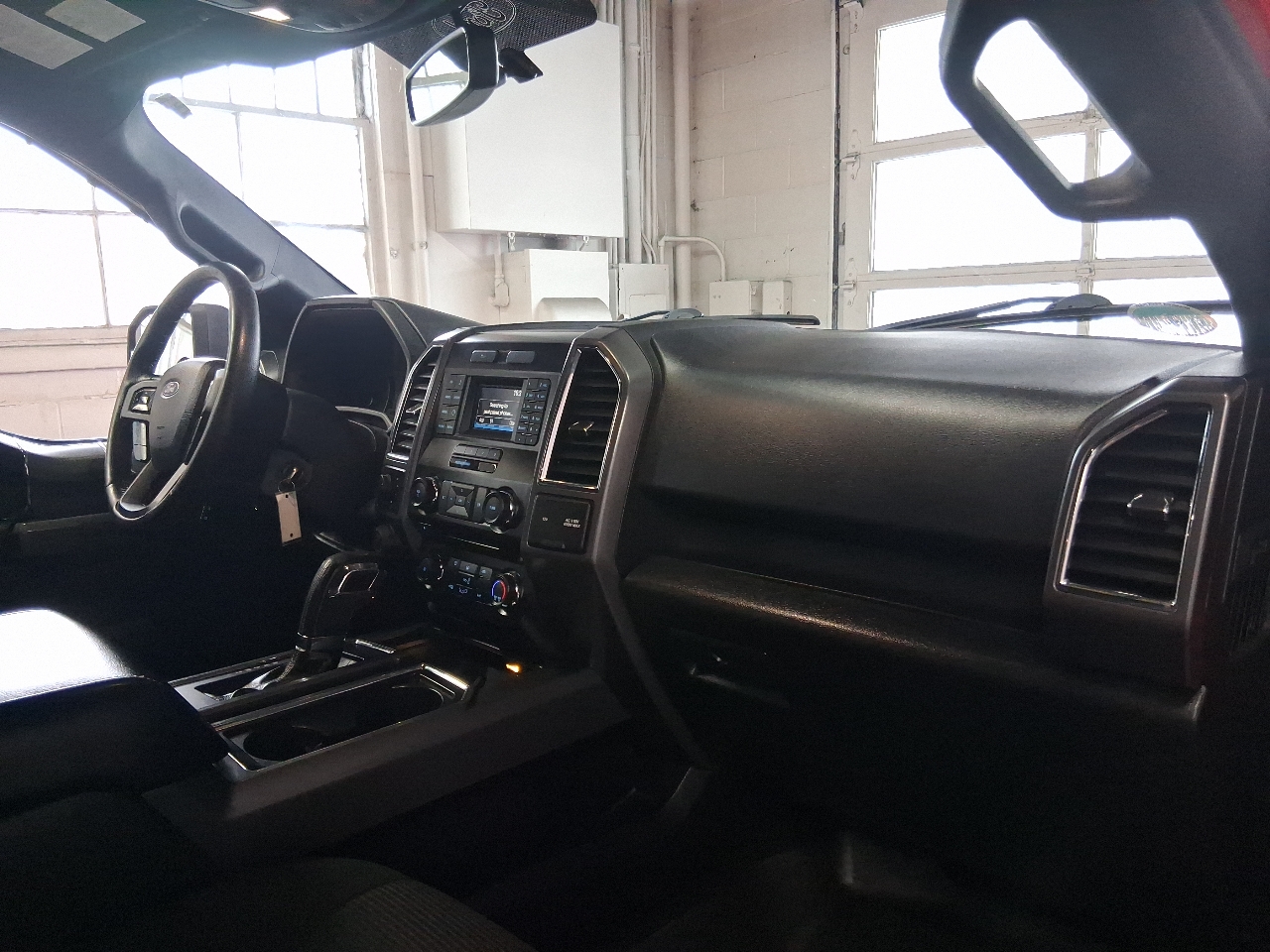 Ford F-150 4WD SuperCrew 145" XLT 2016