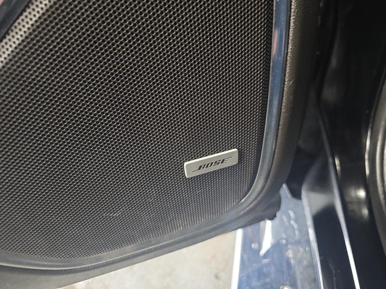 Chevrolet Suburban 4WD 4dr 1500 LT 2019