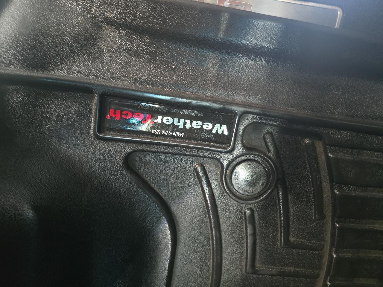 Chevrolet Suburban 4WD 4dr 1500 LT 2019