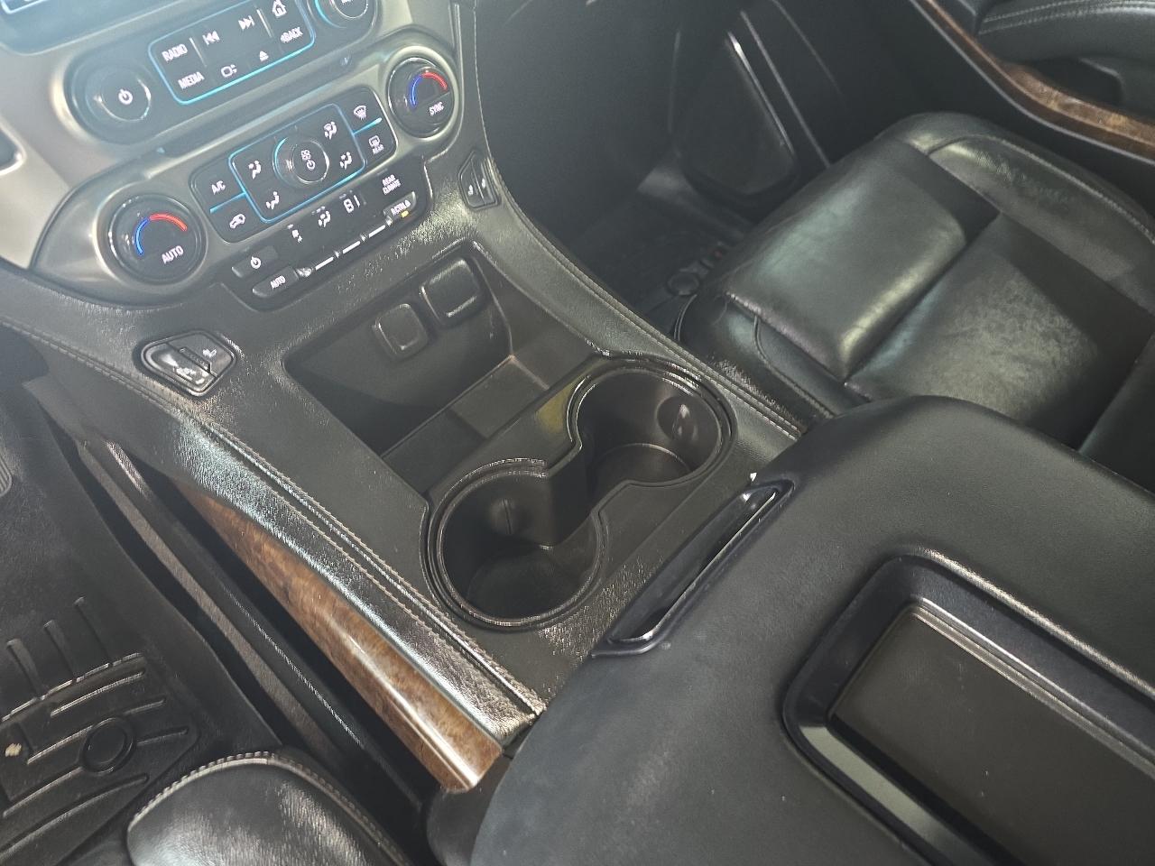 Chevrolet Suburban 4WD 4dr 1500 LT 2019