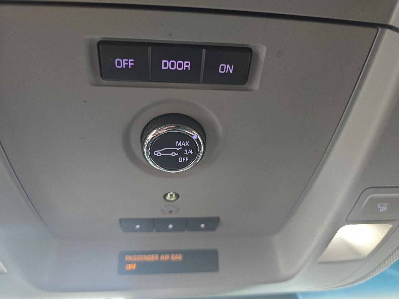 Chevrolet Suburban 4WD 4dr 1500 LT 2019