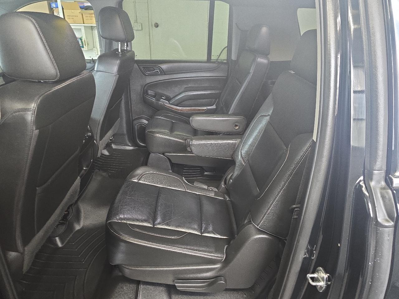 Chevrolet Suburban 4WD 4dr 1500 LT 2019