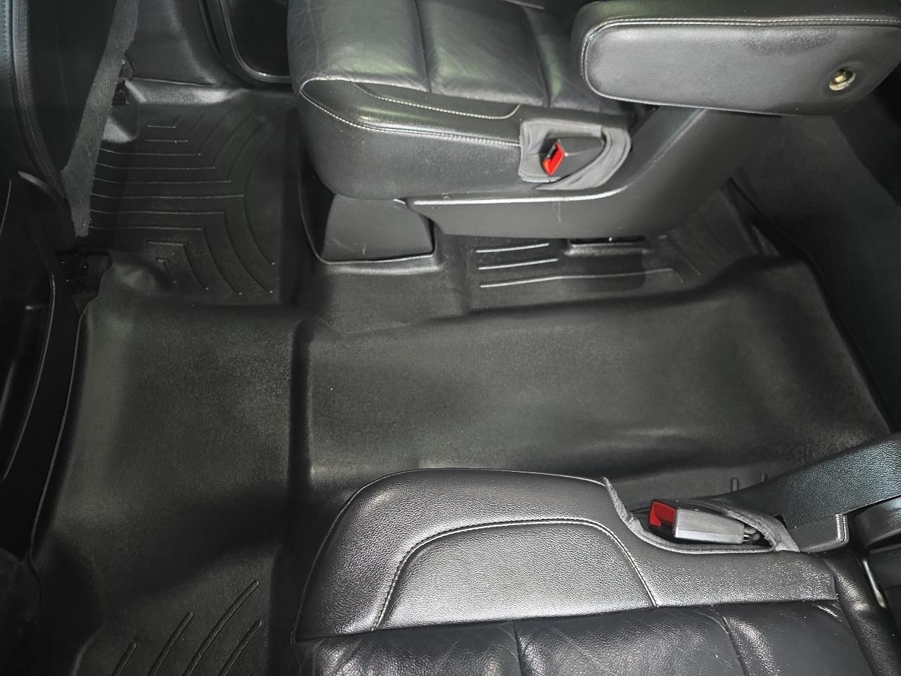 Chevrolet Suburban 4WD 4dr 1500 LT 2019