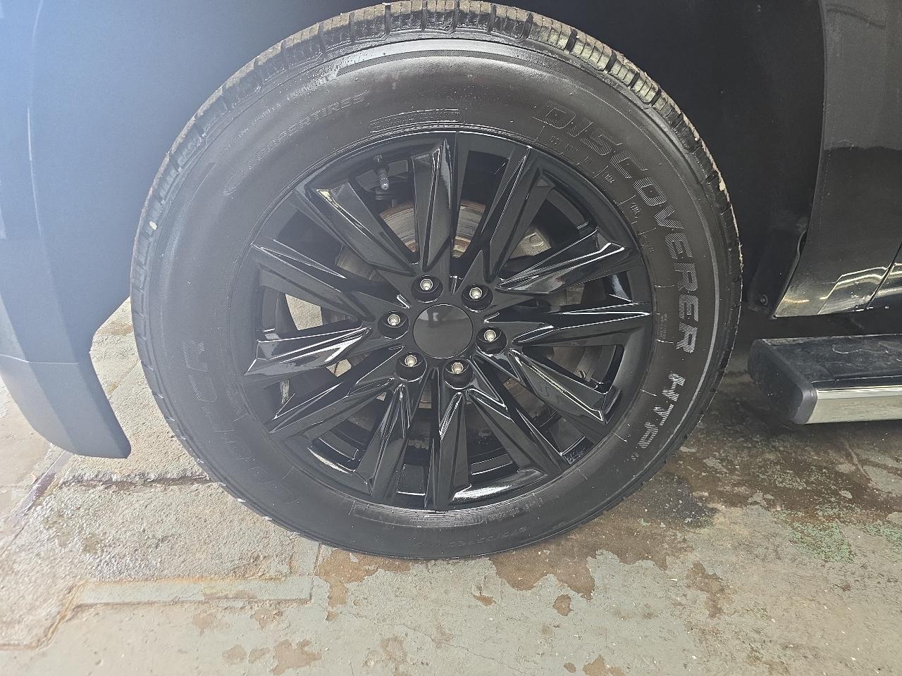 Chevrolet Suburban 4WD 4dr 1500 LT 2019