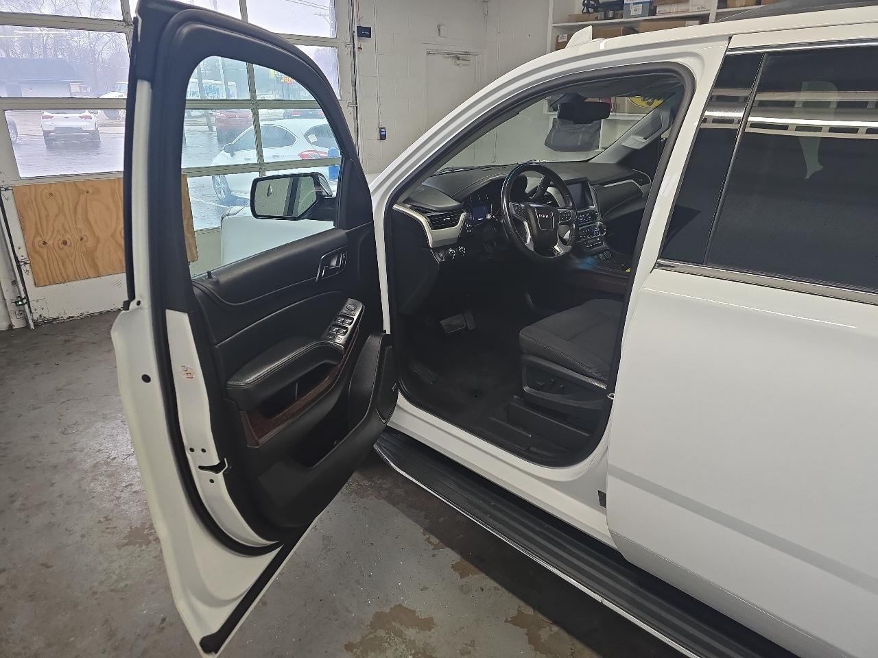 GMC Yukon 4WD 4dr SLE 2017