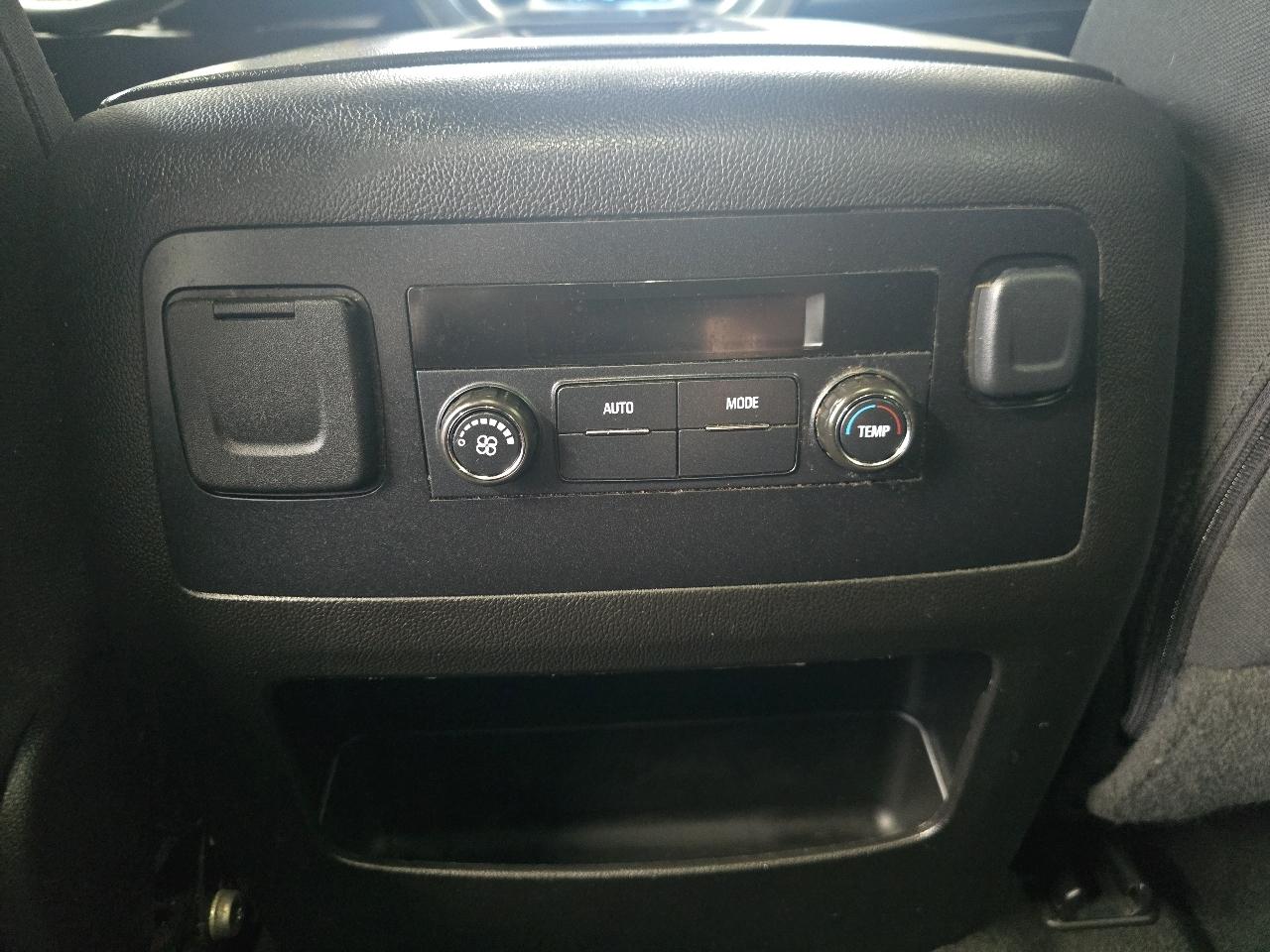 GMC Yukon 4WD 4dr SLE 2017