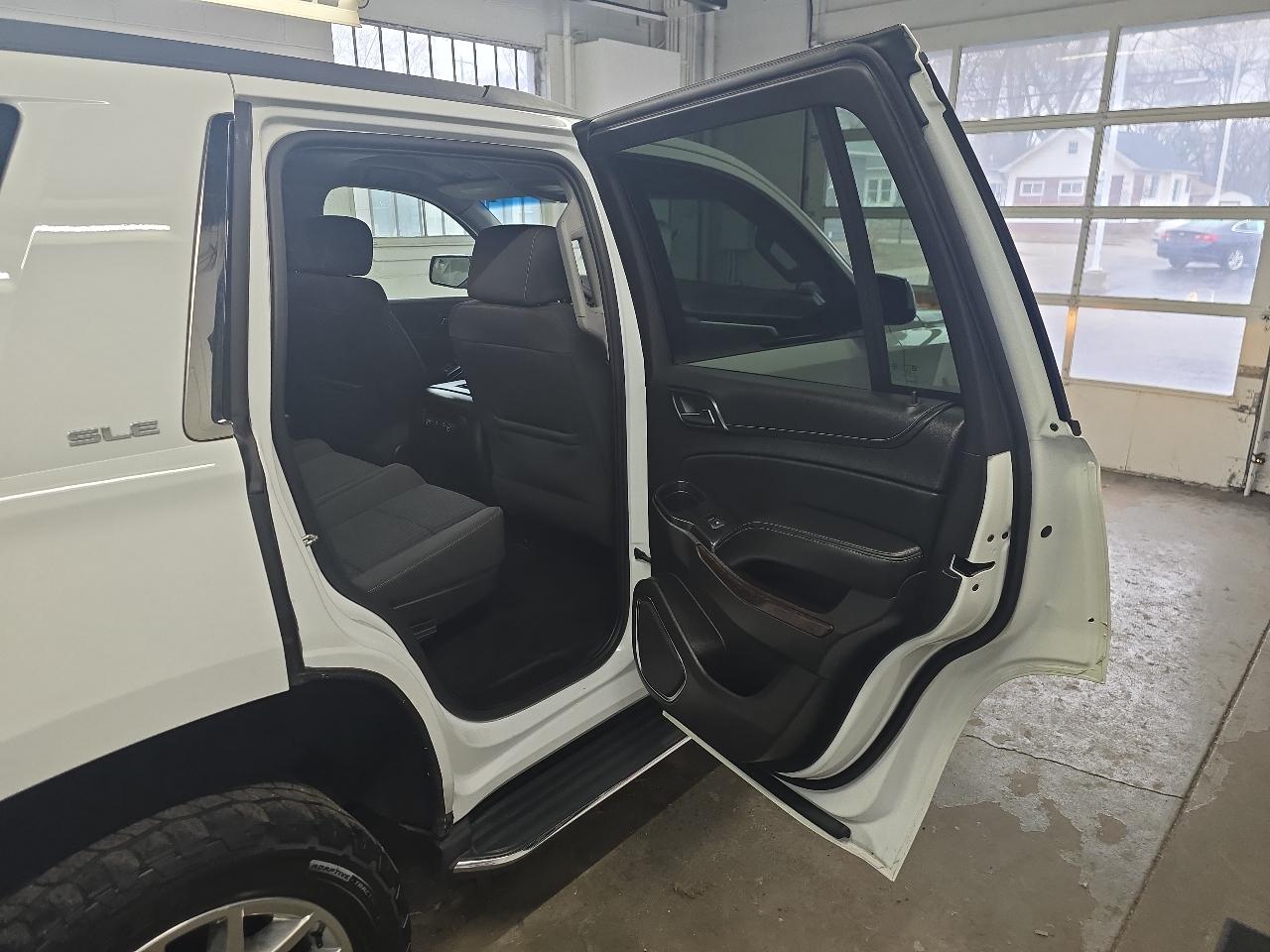 GMC Yukon 4WD 4dr SLE 2017