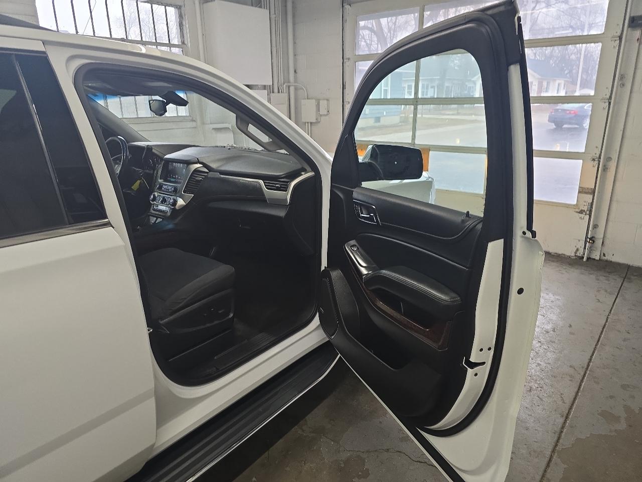 GMC Yukon 4WD 4dr SLE 2017