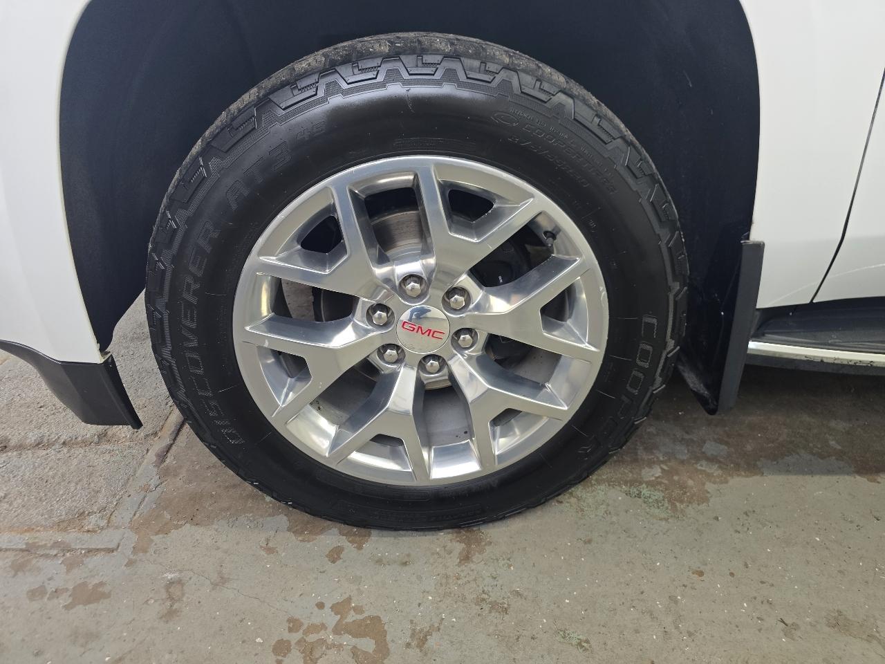 GMC Yukon 4WD 4dr SLE 2017