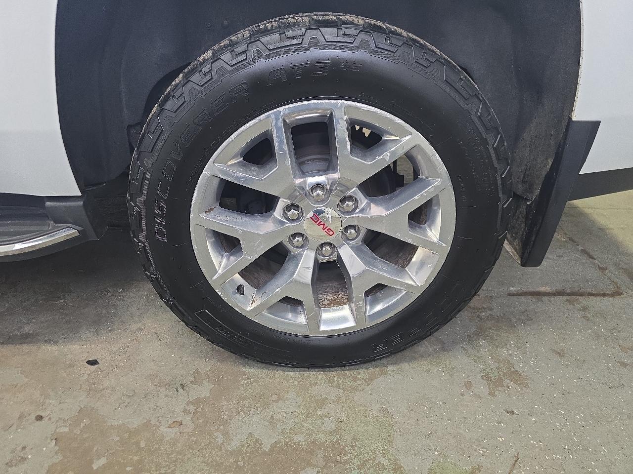 GMC Yukon 4WD 4dr SLE 2017