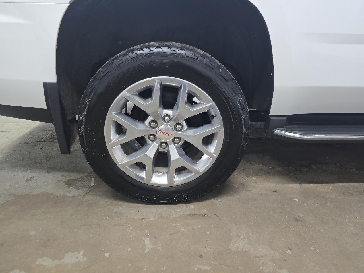 GMC Yukon 4WD 4dr SLE 2017