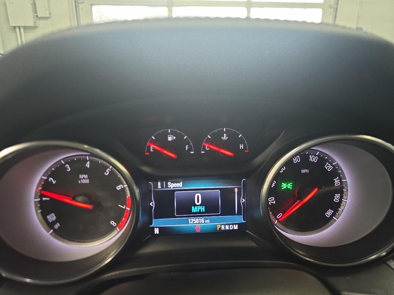 Buick Regal Sportback 4dr Sdn Essence AWD 2018