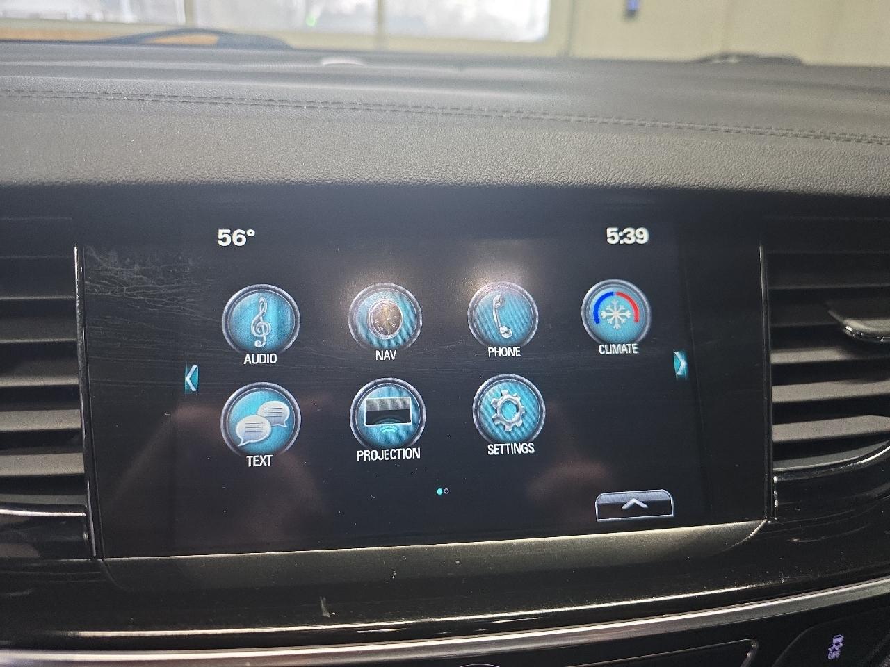 Buick Regal Sportback 4dr Sdn Essence AWD 2018