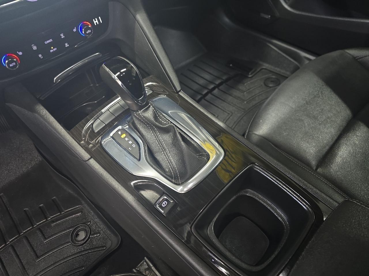 Buick Regal Sportback 4dr Sdn Essence AWD 2018