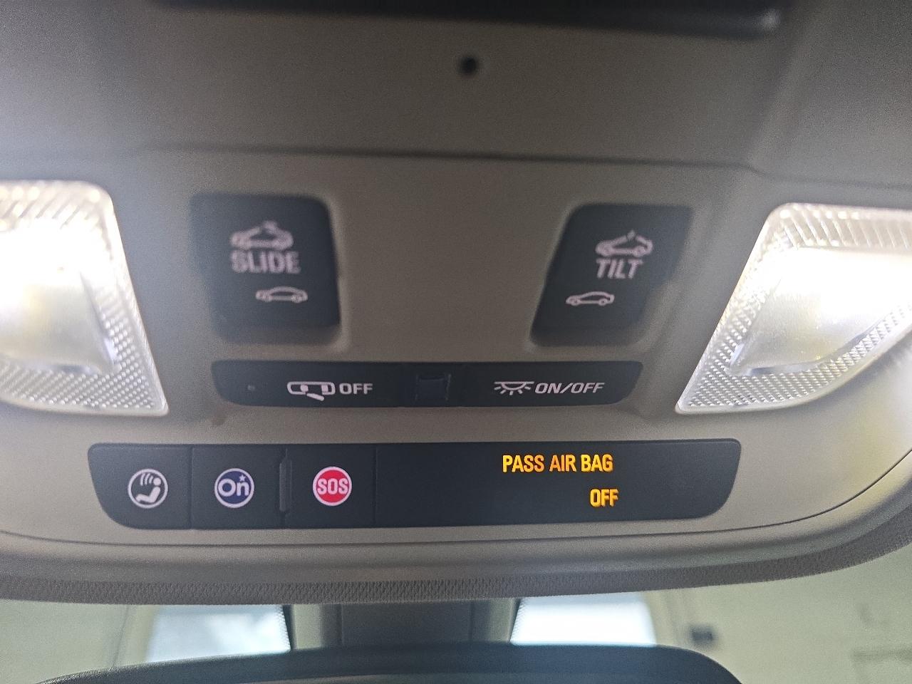 Buick Regal Sportback 4dr Sdn Essence AWD 2018