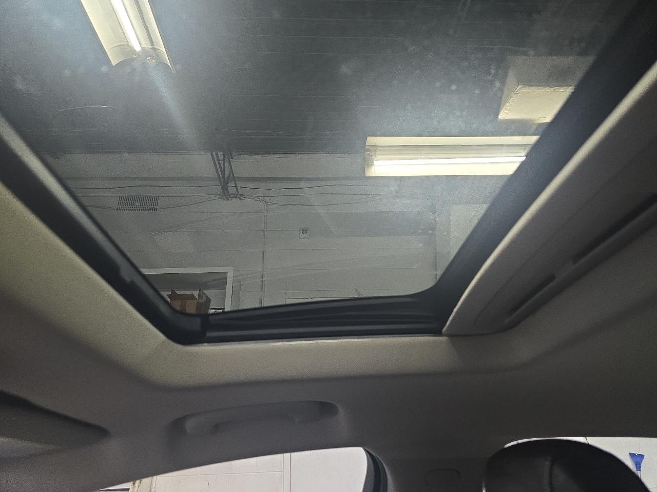 Buick Regal Sportback 4dr Sdn Essence AWD 2018