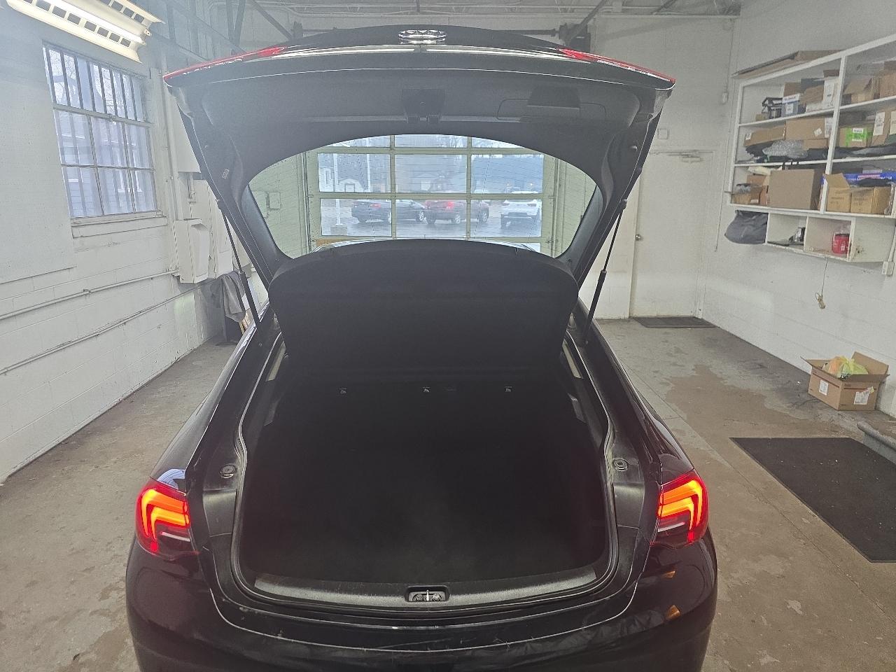 Buick Regal Sportback 4dr Sdn Essence AWD 2018