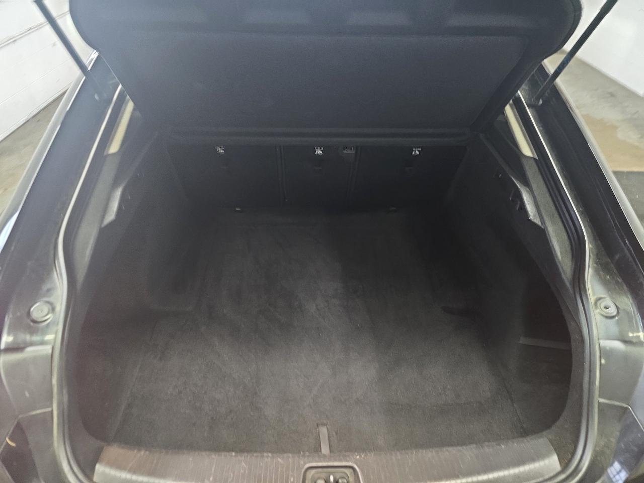 Buick Regal Sportback 4dr Sdn Essence AWD 2018