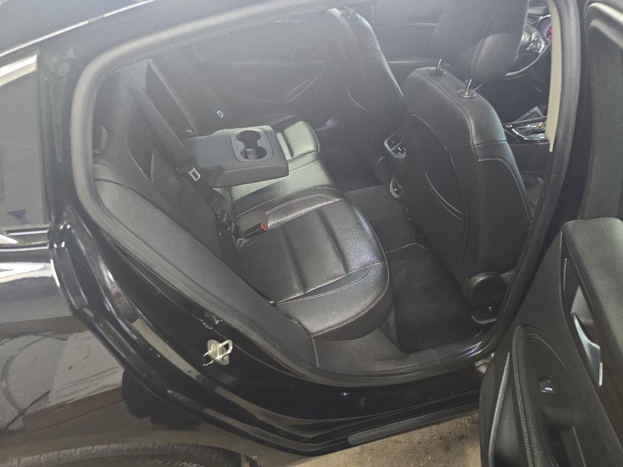 Buick Regal Sportback 4dr Sdn Essence AWD 2018