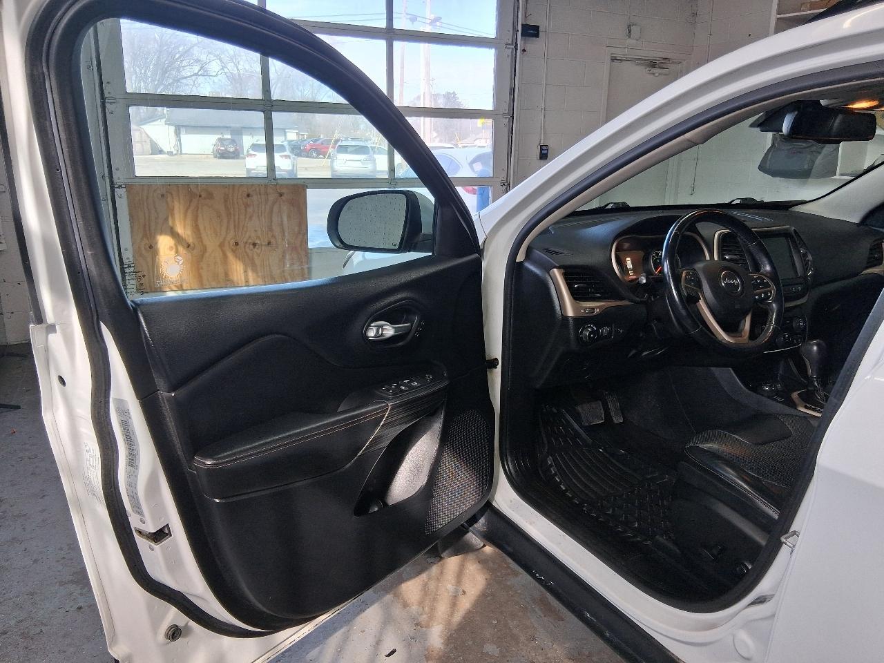 Jeep Cherokee 4WD 4dr Limited 2016