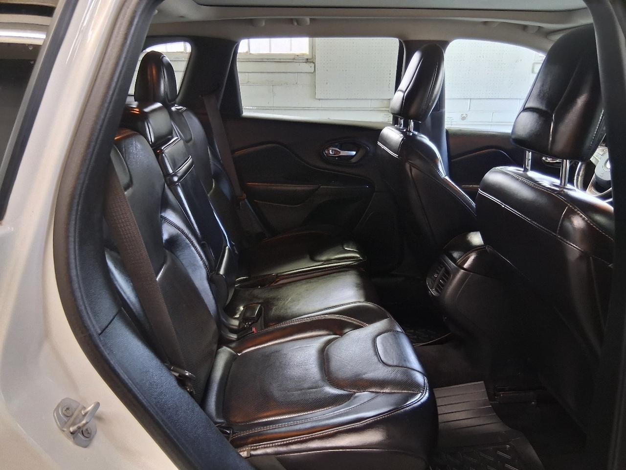 Jeep Cherokee 4WD 4dr Limited 2016