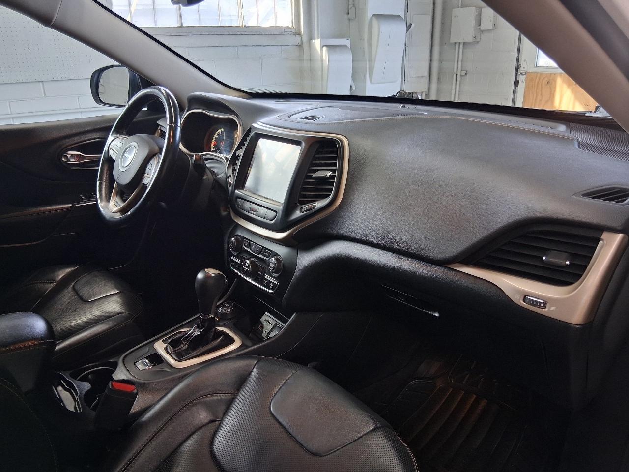 Jeep Cherokee 4WD 4dr Limited 2016