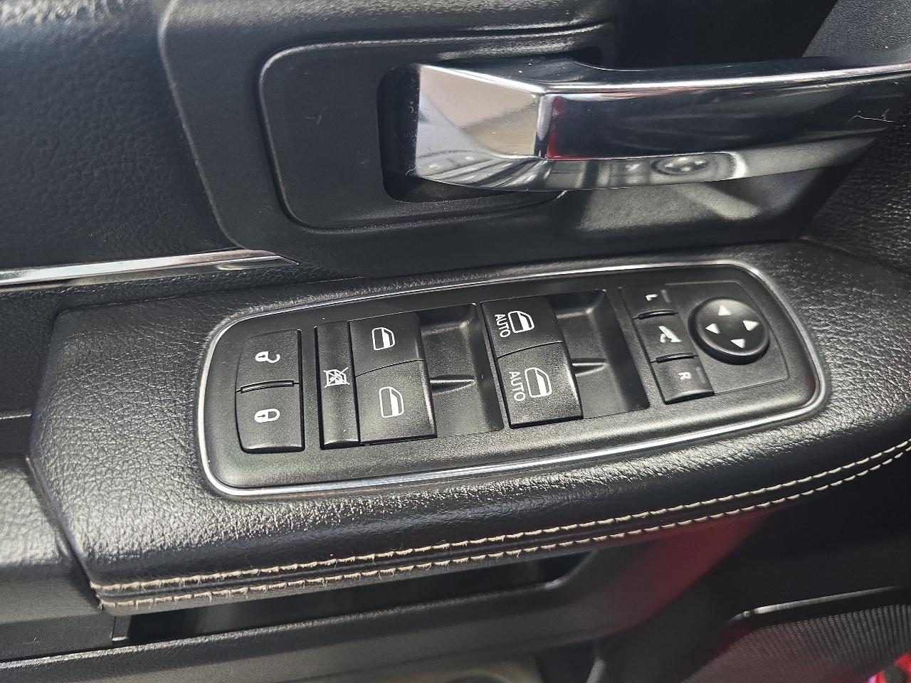 RAM 1500 4WD Quad Cab 140.5" Sport 2015