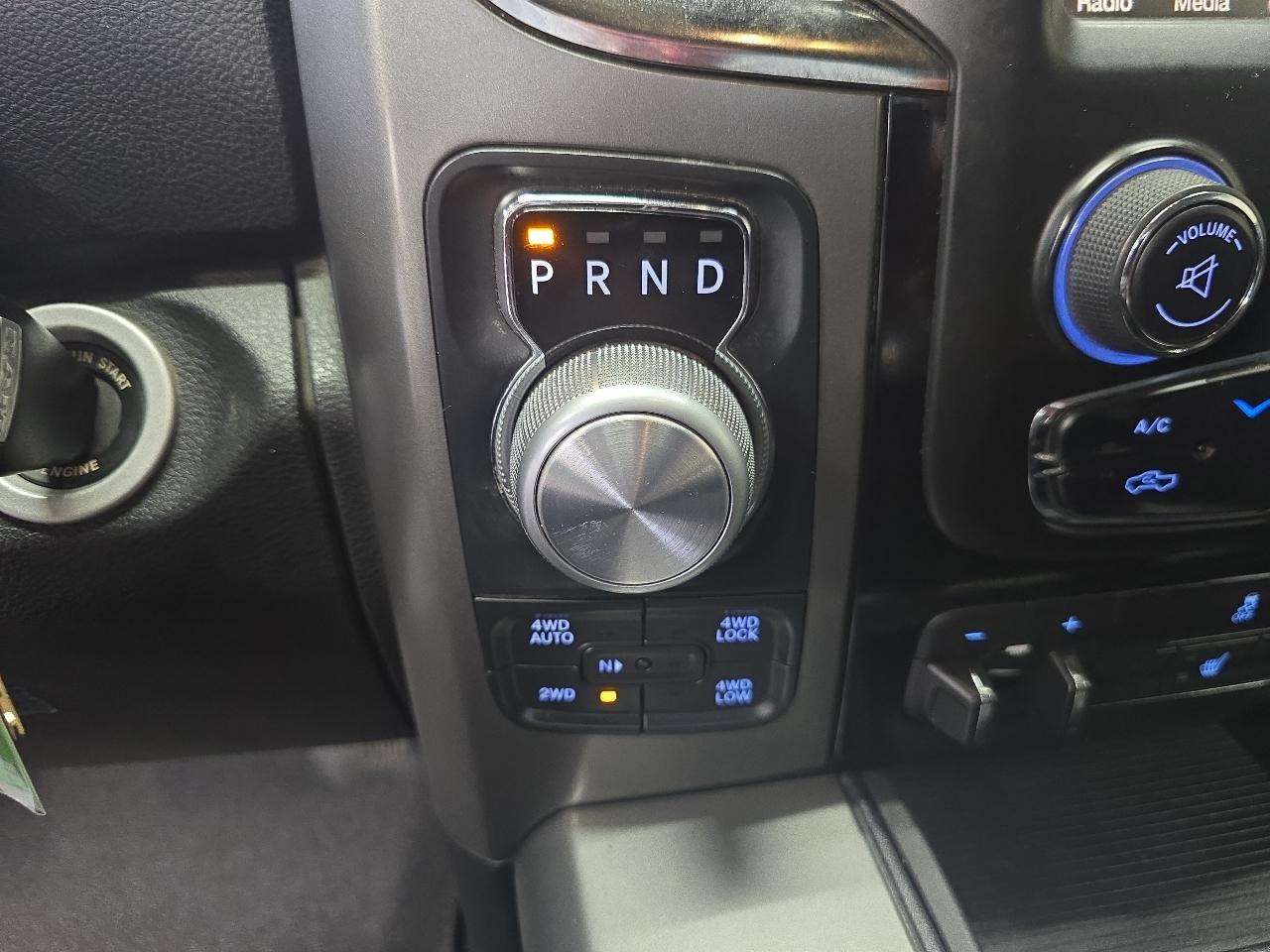 RAM 1500 4WD Quad Cab 140.5" Sport 2015