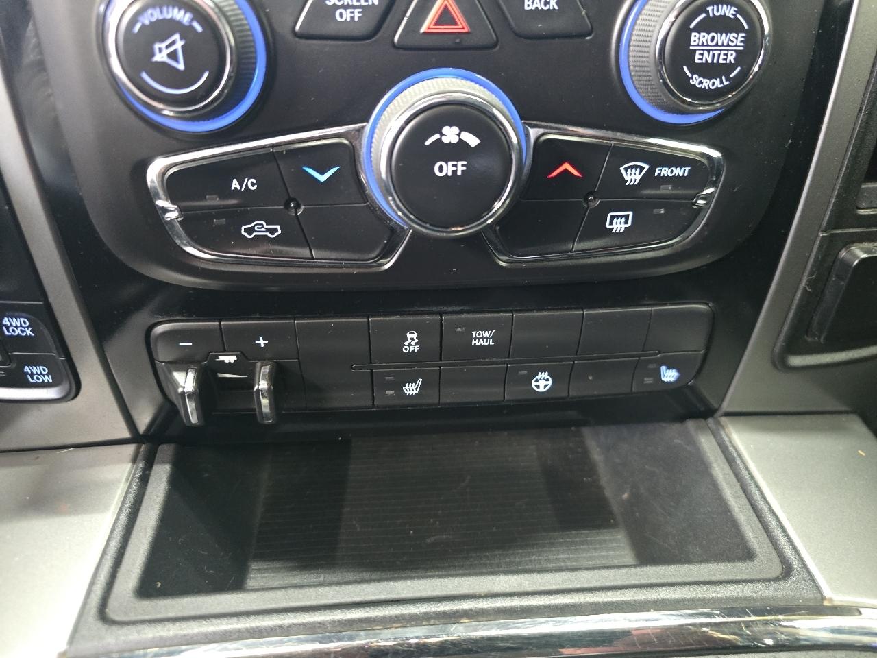 RAM 1500 4WD Quad Cab 140.5" Sport 2015