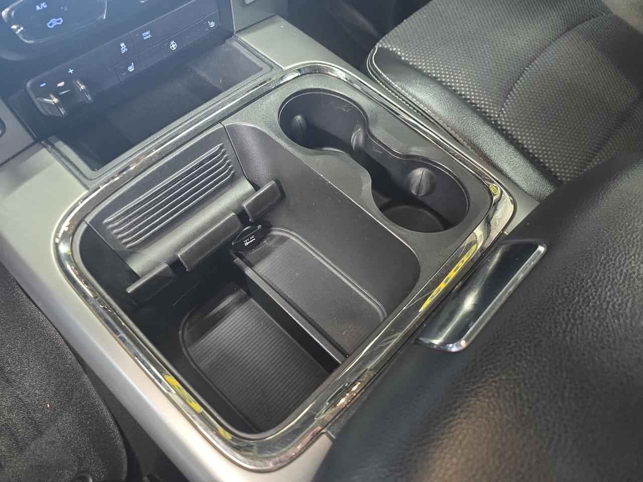 RAM 1500 4WD Quad Cab 140.5" Sport 2015