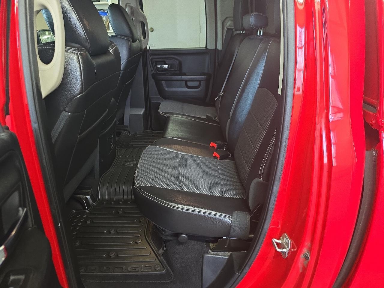 RAM 1500 4WD Quad Cab 140.5" Sport 2015