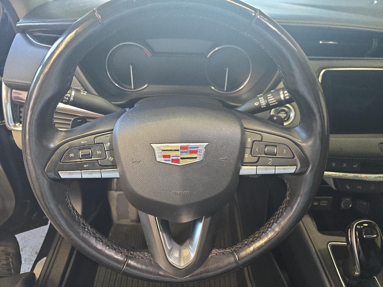 Cadillac XT4 AWD 4dr Luxury 2021