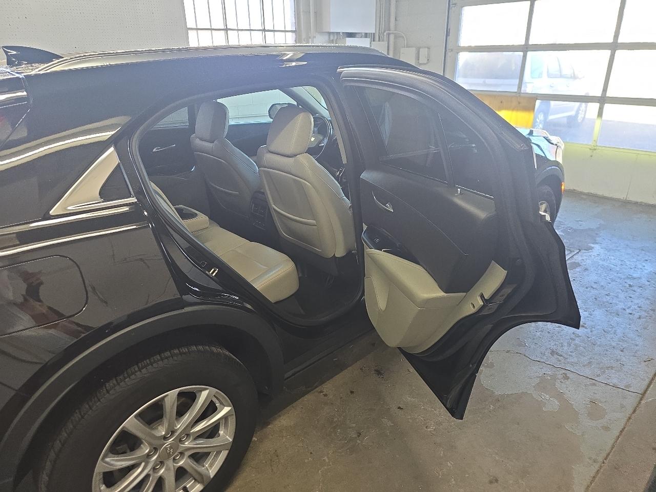 Cadillac XT4 AWD 4dr Luxury 2021