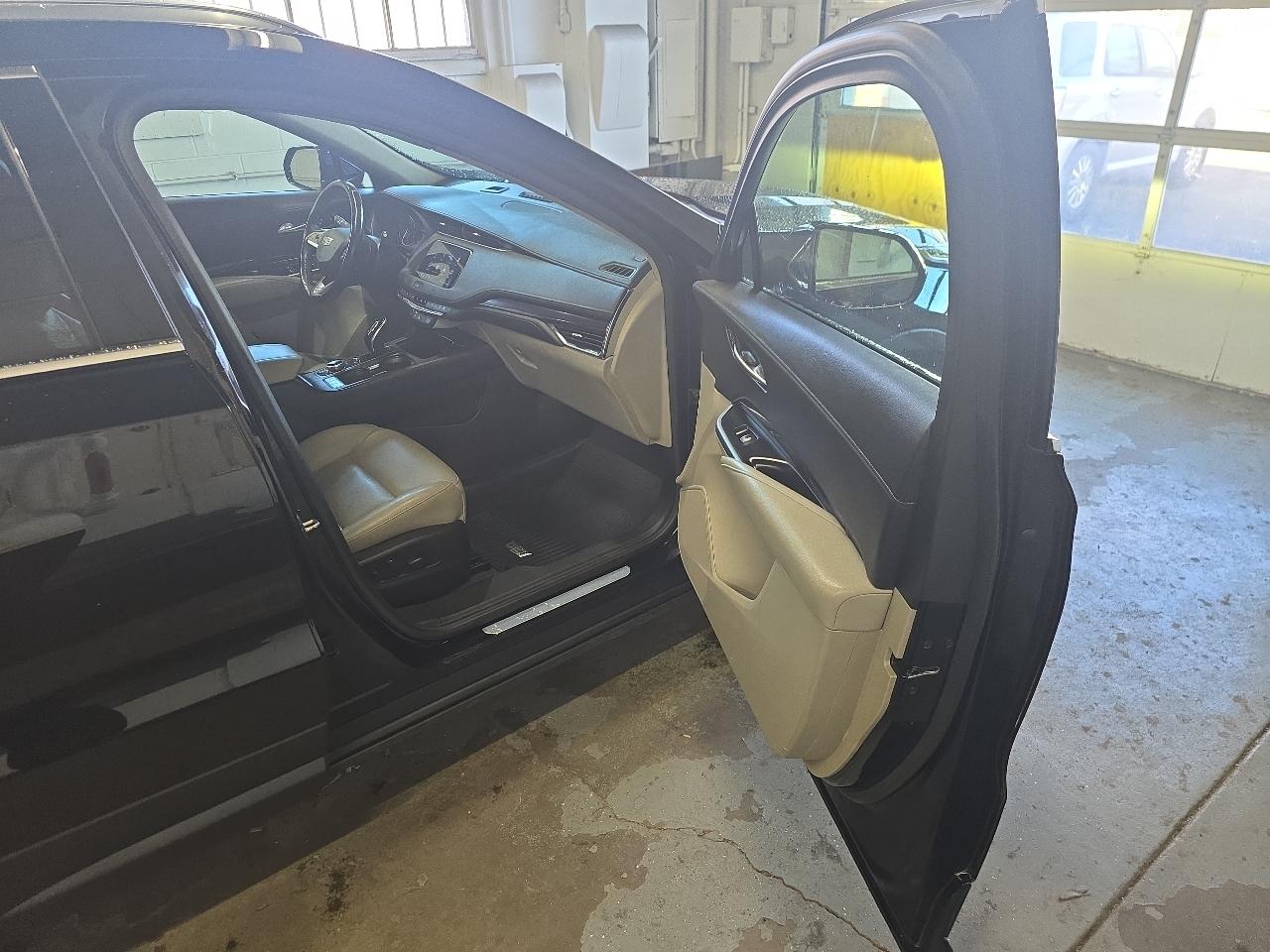 Cadillac XT4 AWD 4dr Luxury 2021