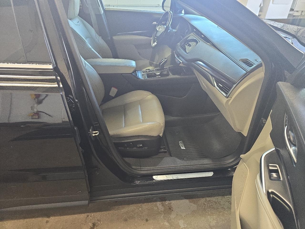 Cadillac XT4 AWD 4dr Luxury 2021