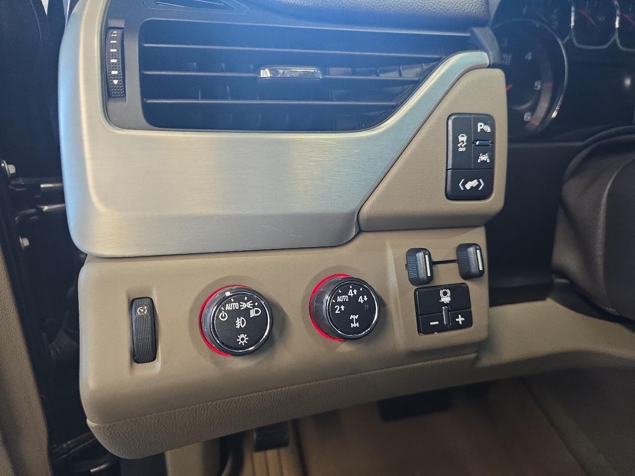 GMC Yukon 4WD 4dr SLT 2016