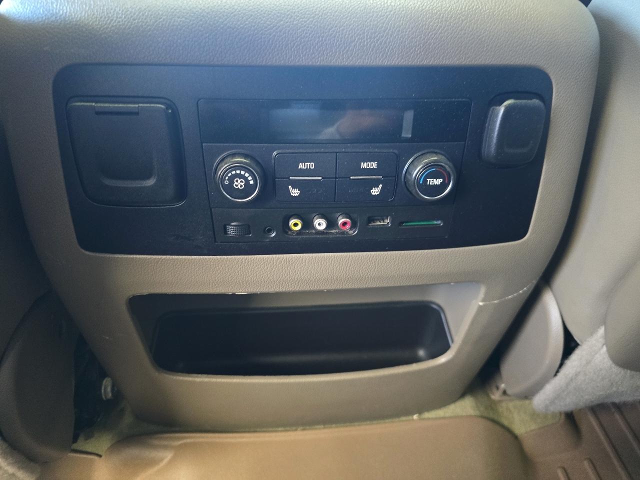 GMC Yukon 4WD 4dr SLT 2016