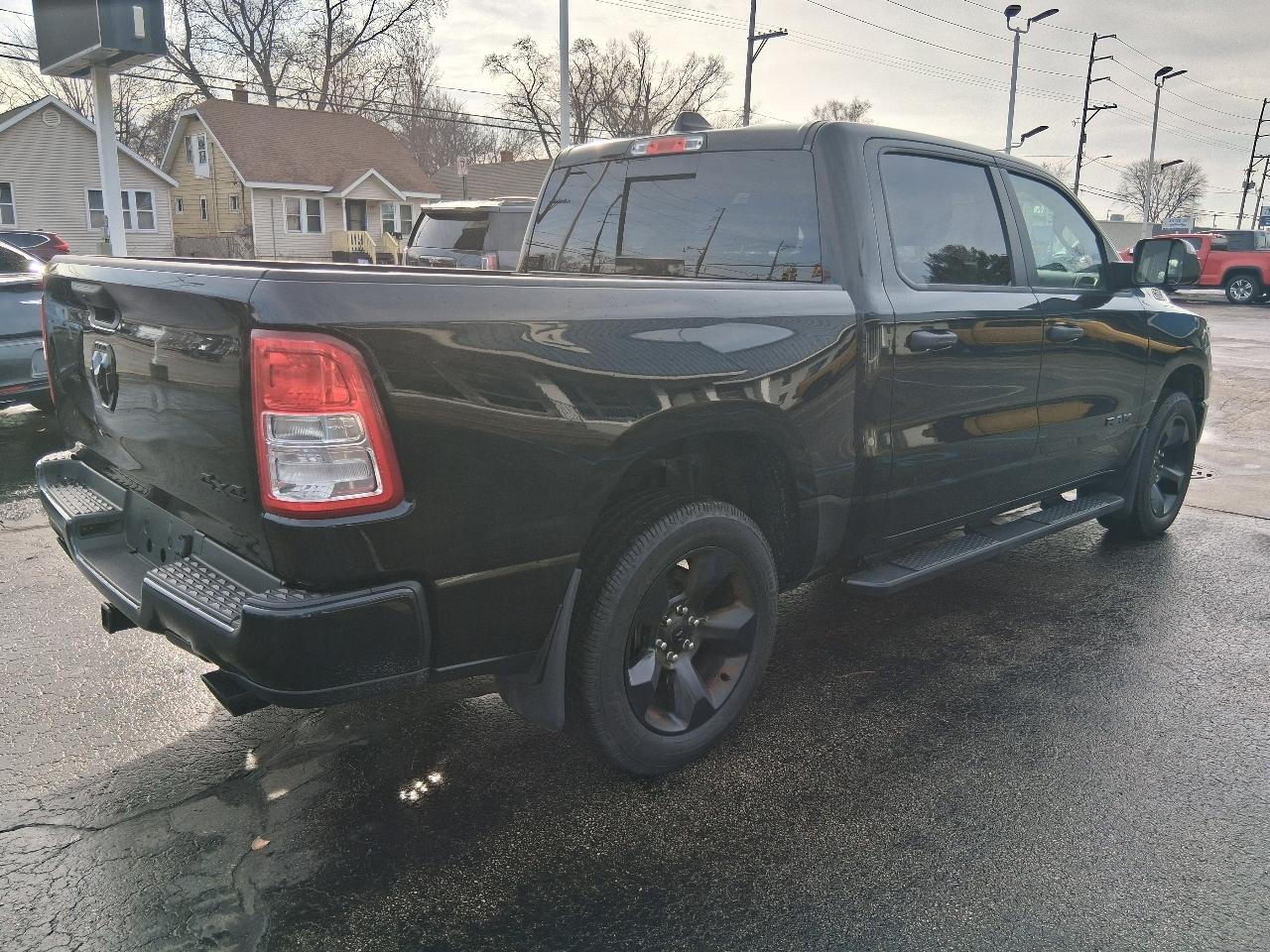 RAM 1500 Tradesman 4x4 Crew Cab 5'7" Box 2019