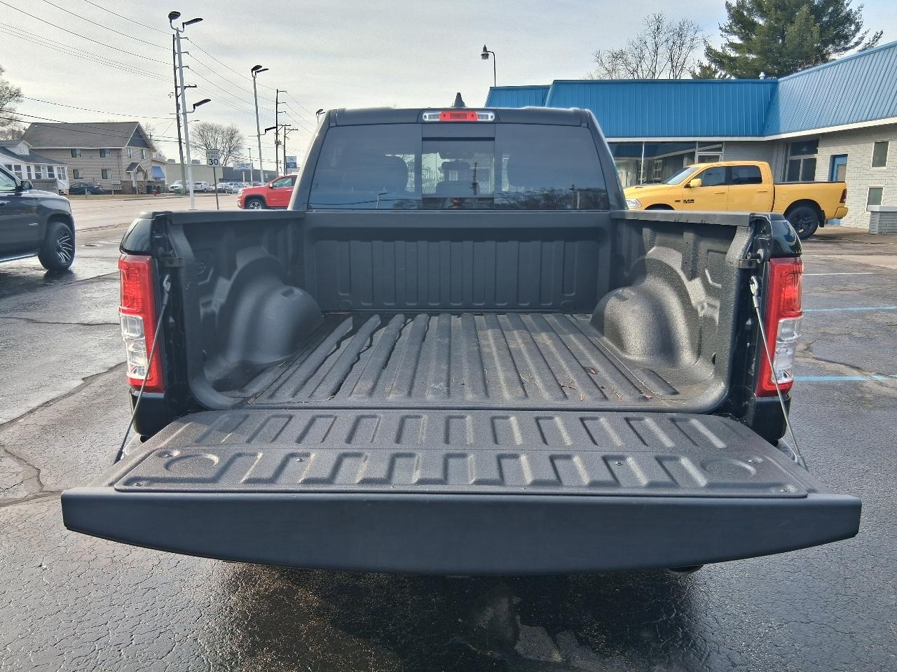 RAM 1500 Tradesman 4x4 Crew Cab 5'7" Box 2019