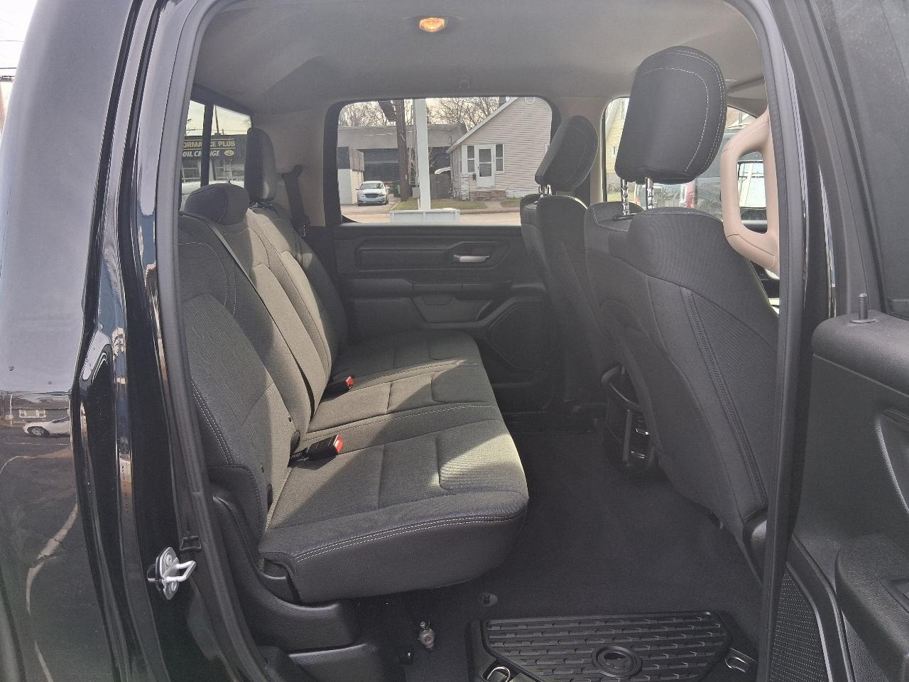 RAM 1500 Tradesman 4x4 Crew Cab 5'7" Box 2019