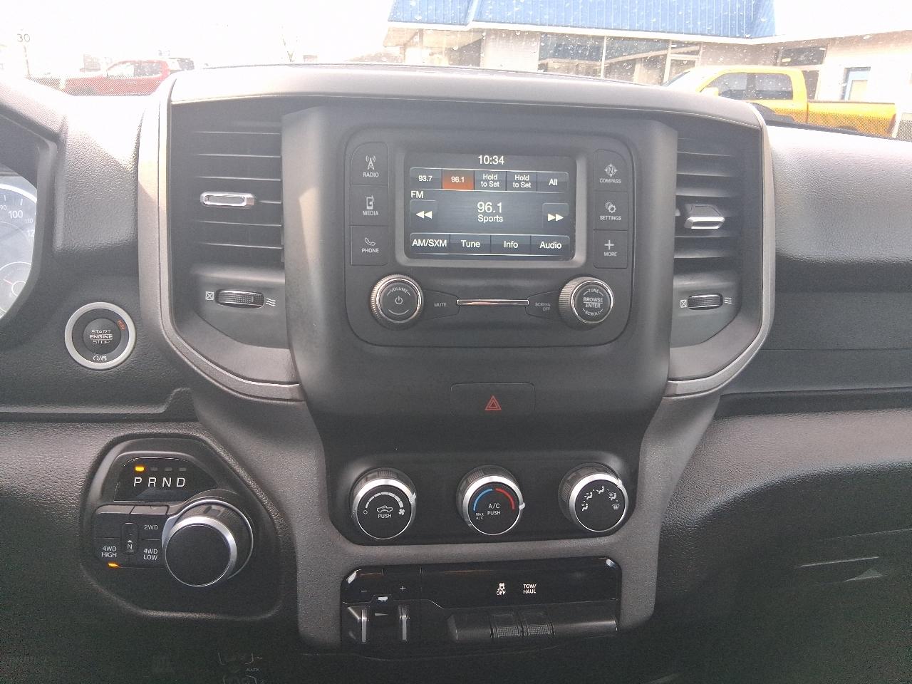 RAM 1500 Tradesman 4x4 Crew Cab 5'7" Box 2019