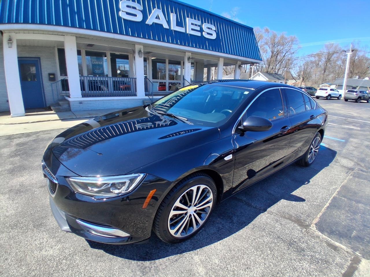 Buick Regal Sportback 4dr Sdn Essence AWD 2019