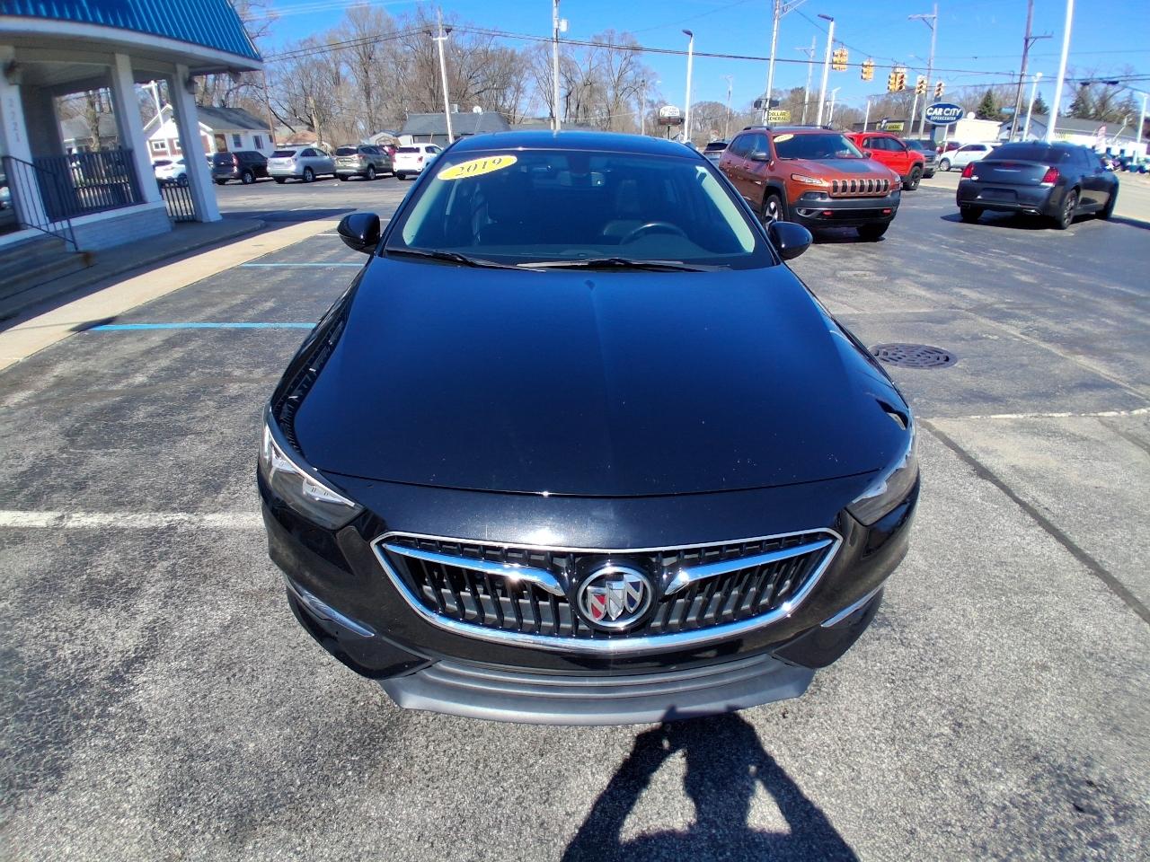 Buick Regal Sportback 4dr Sdn Essence AWD 2019