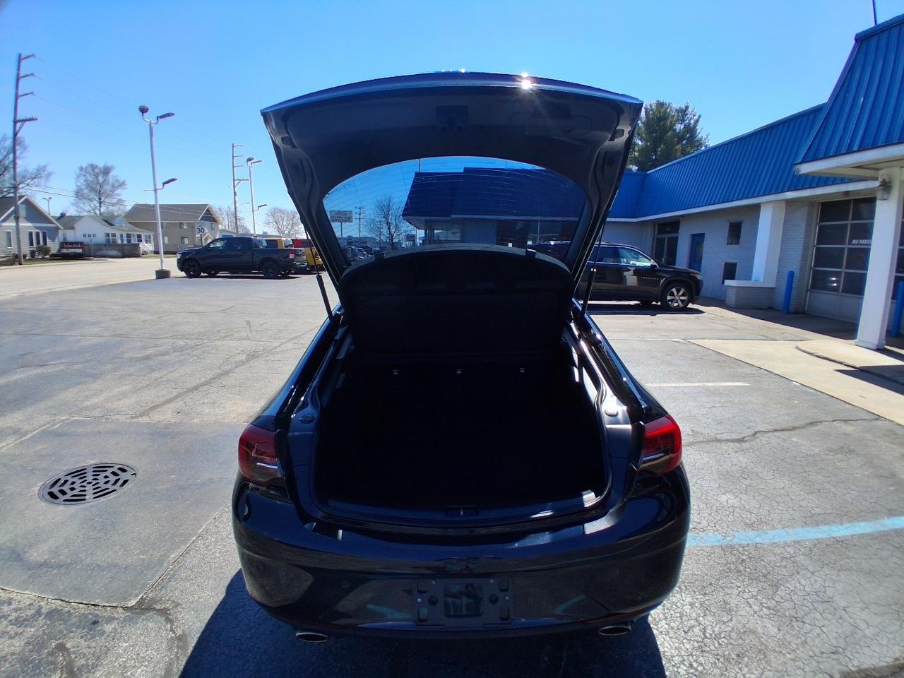 Buick Regal Sportback 4dr Sdn Essence AWD 2019