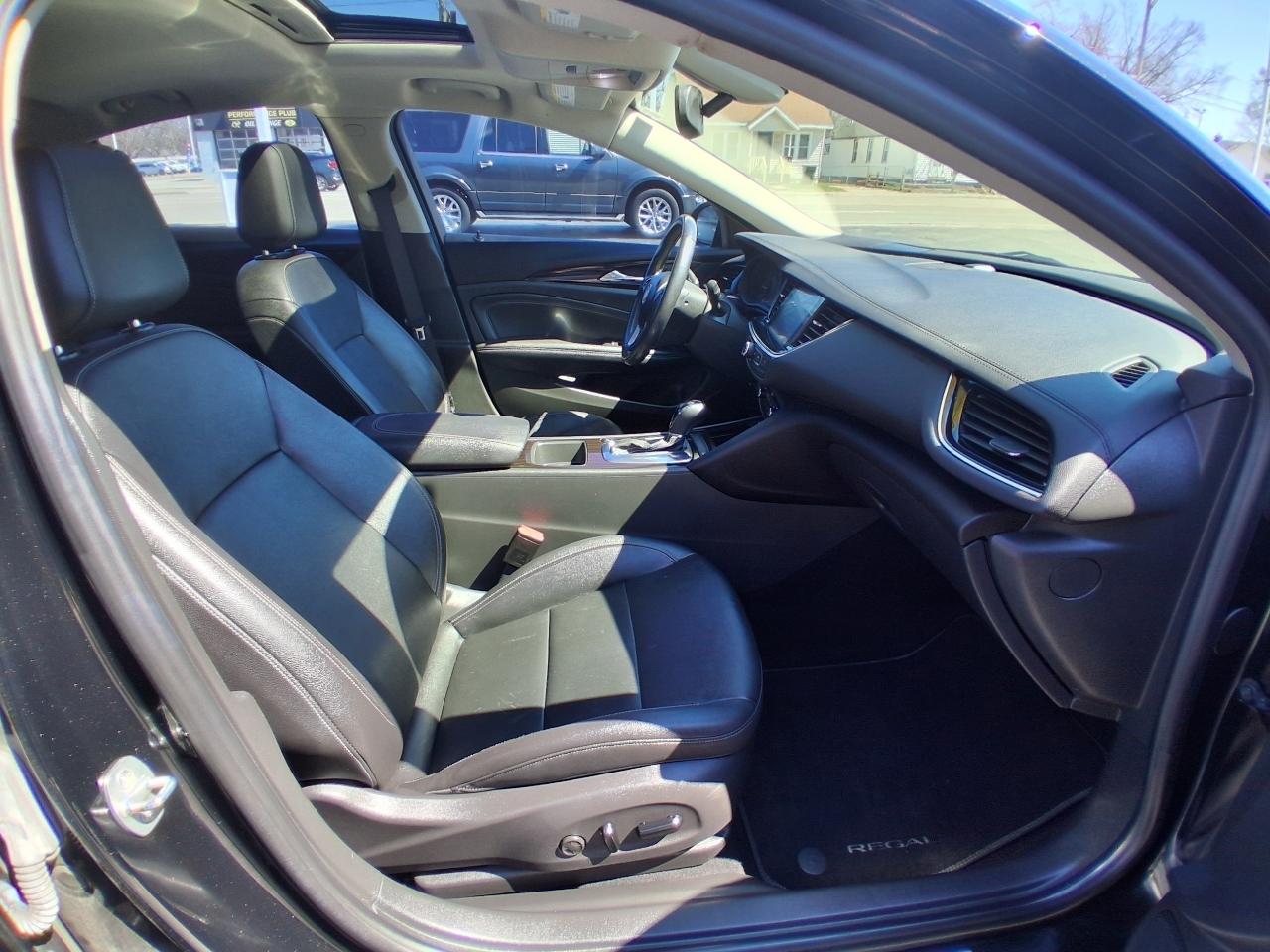 Buick Regal Sportback 4dr Sdn Essence AWD 2019